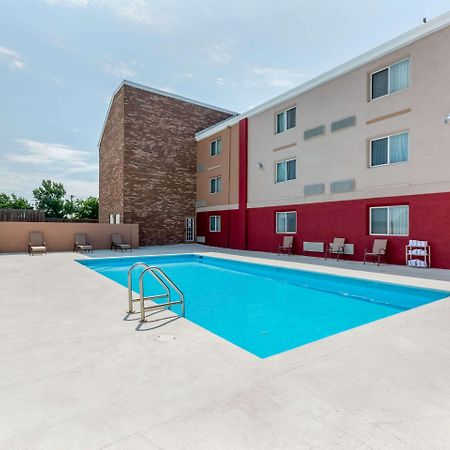 Coratel Plus Suites Wichita West Airport Екстериор снимка