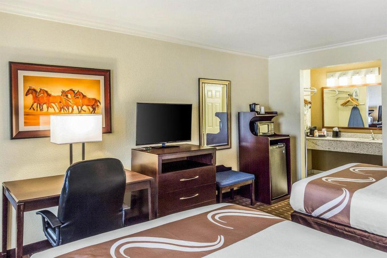 Coratel Plus Suites Wichita West Airport Екстериор снимка