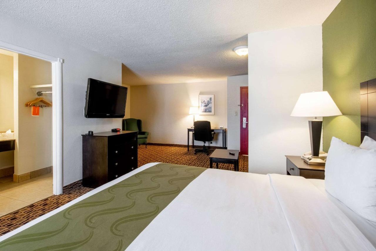 Coratel Plus Suites Wichita West Airport Екстериор снимка
