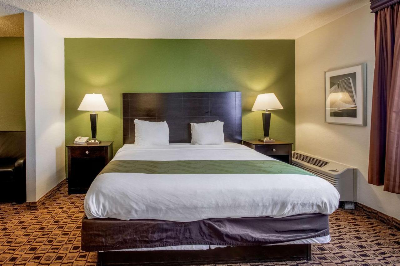 Coratel Plus Suites Wichita West Airport Екстериор снимка