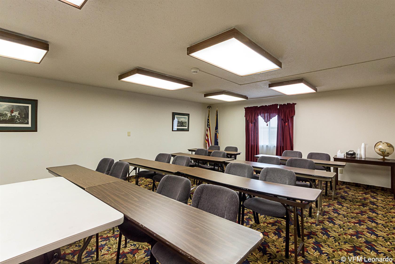 Coratel Plus Suites Wichita West Airport Екстериор снимка