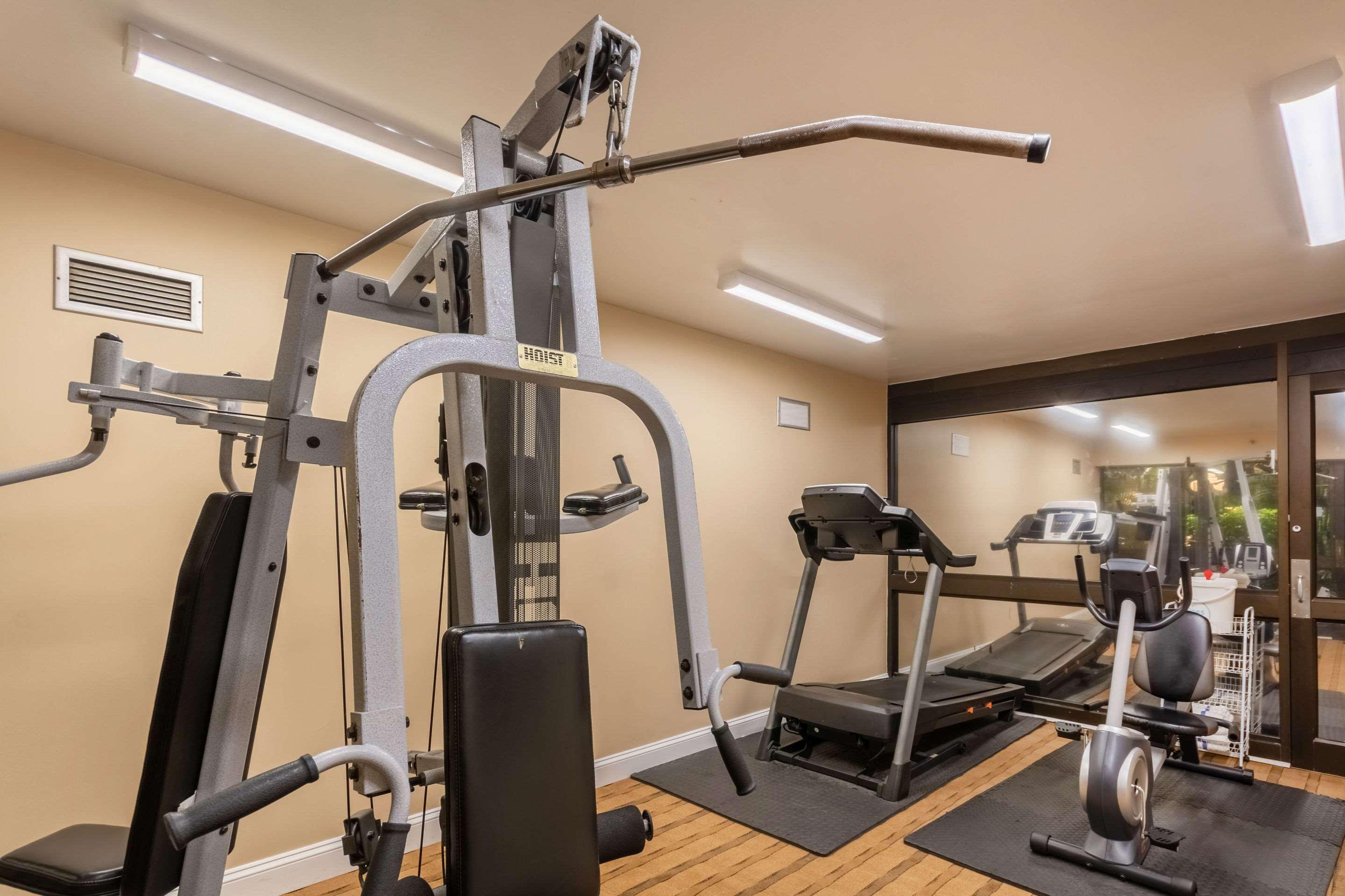Coratel Plus Suites Wichita West Airport Екстериор снимка