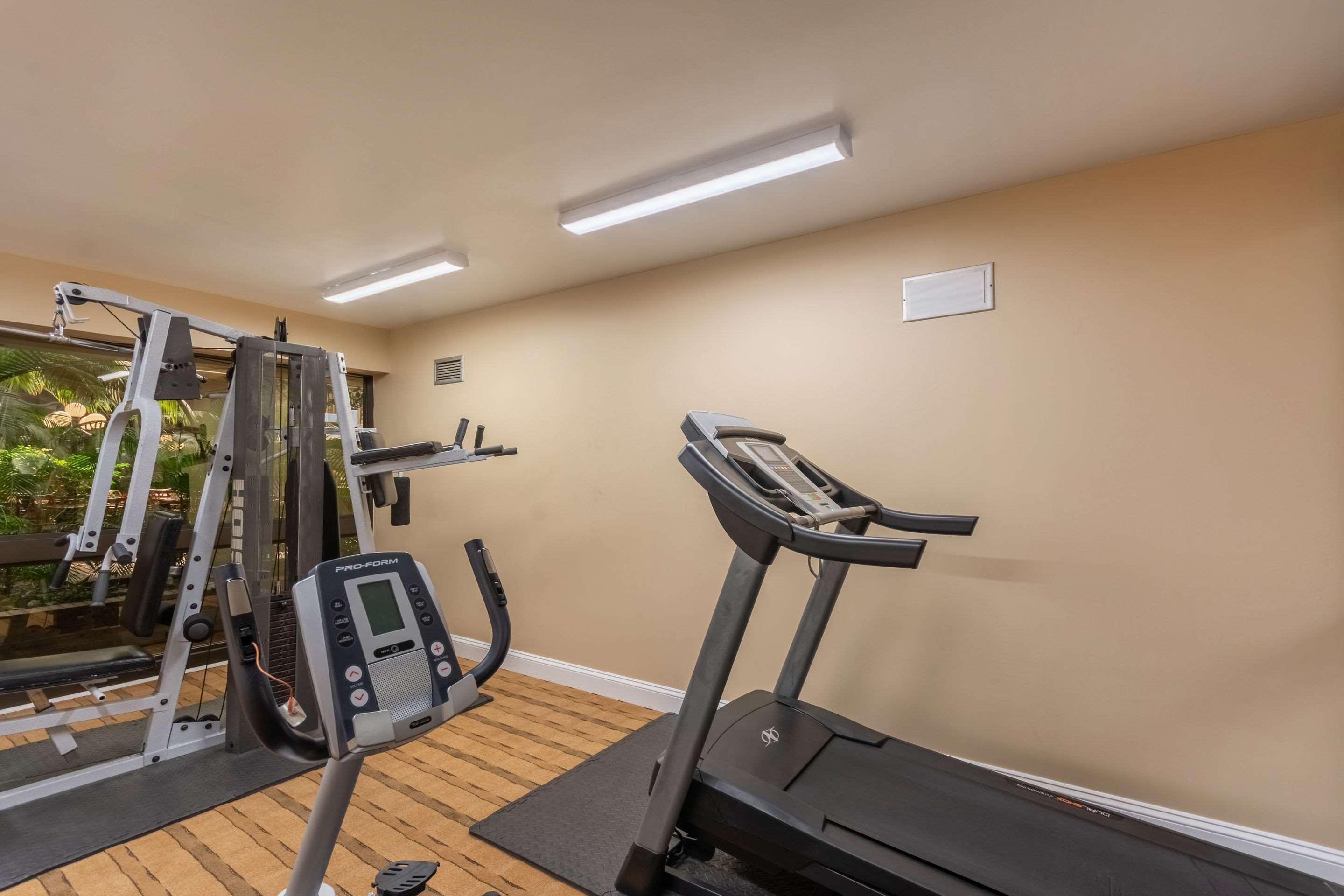 Coratel Plus Suites Wichita West Airport Екстериор снимка